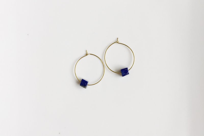 青金方石 黄铜圈型造型耳环 - 耳环/耳夹 - 其他金属 蓝色