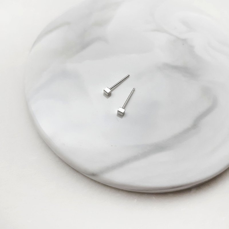 纯银 2mm小方块耳针 耳棒 耳环 (一对) - 耳环/耳夹 - 其他金属 银色