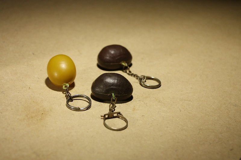 购自荷兰 20 世纪中期老件 古董钥匙圈 栗子与橄榄 - 钥匙链/钥匙包 - 塑料 咖啡色