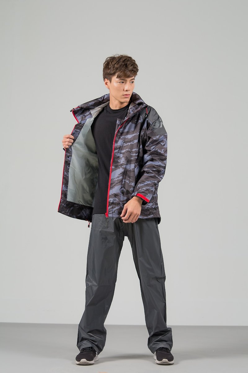 城市游侠背包款两件式风雨衣-灰迷彩 - 雨伞/雨衣 - 防水材质 多色