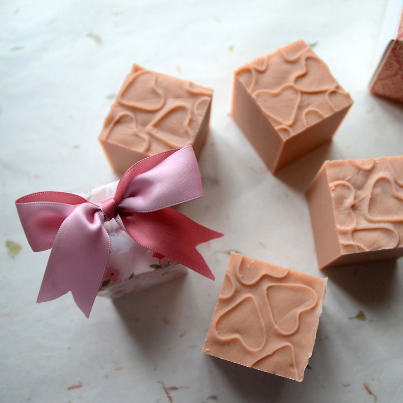 玫瑰粉泥皂  清爽款 - 肥皂/手工皂 - 植物．花 粉红色