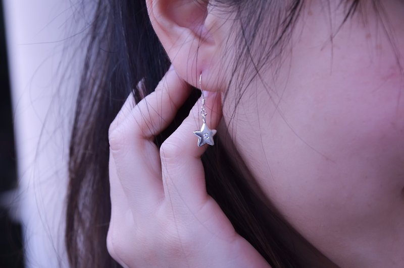 【澄旅】星星垂挂耳环．925纯银耳环 - 耳环/耳夹 - 其他金属 