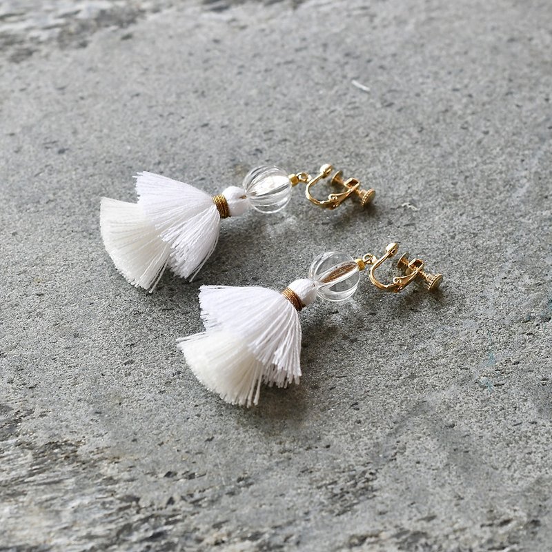 イヤリング/Double tassel earrings /Hydrangea white - 耳环/耳夹 - 其他材质 白色