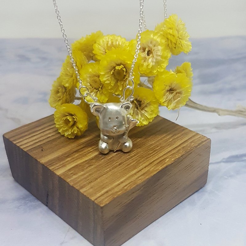 银铌细工 | 纯银黏土/抱花小熊纯银项链/项墬/手作银饰 - 项链 - 纯银 银色