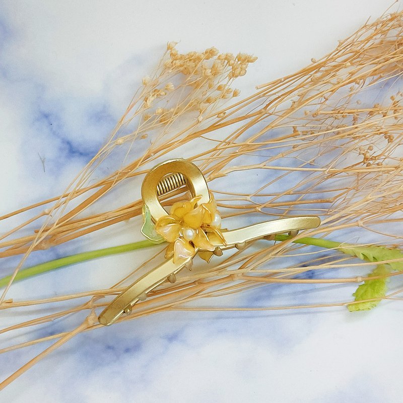 好质感双面姜黄绣球花金属鲨鱼夹 时尚宝石胶树脂发夹 - 发饰 - 其他金属 黄色