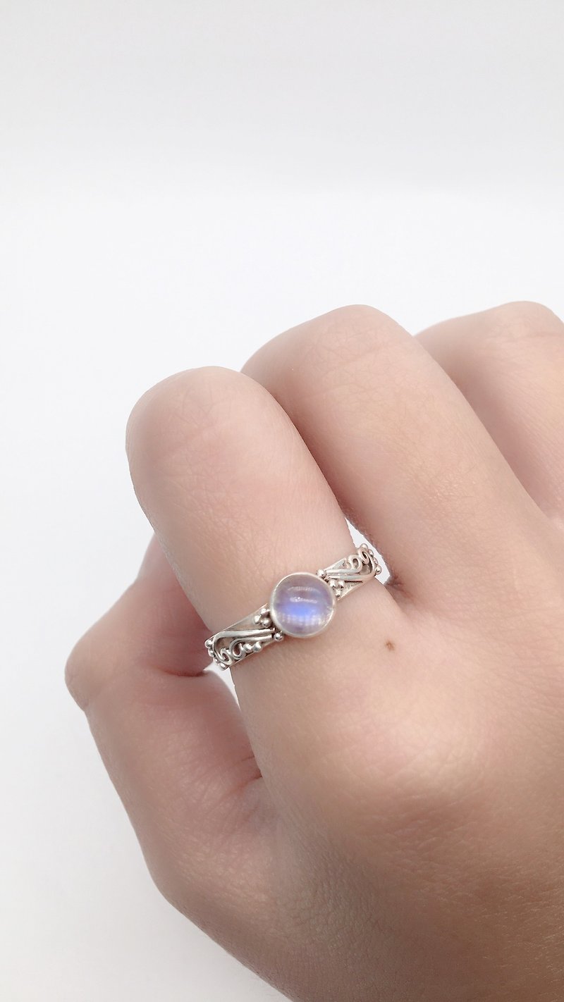 月光石925纯银侧银雕异国设计戒指 尼泊尔手工镶嵌制作-款式1 - 戒指 - 宝石 蓝色