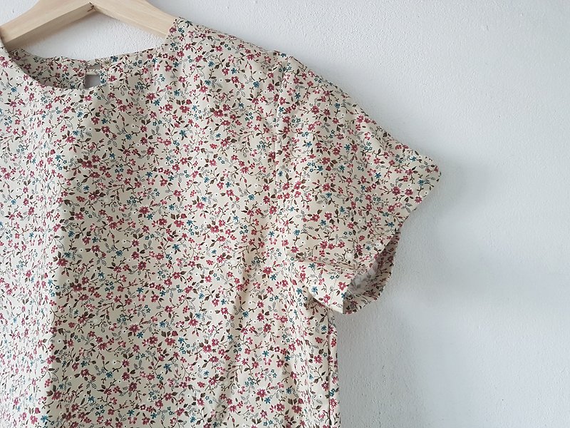 Floral basic top - 女装 T 恤 - 棉．麻 