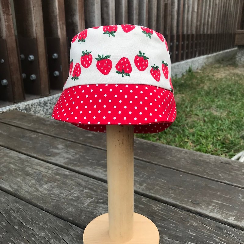 草莓 手作帽-双面戴 - 帽子 - 纸 红色