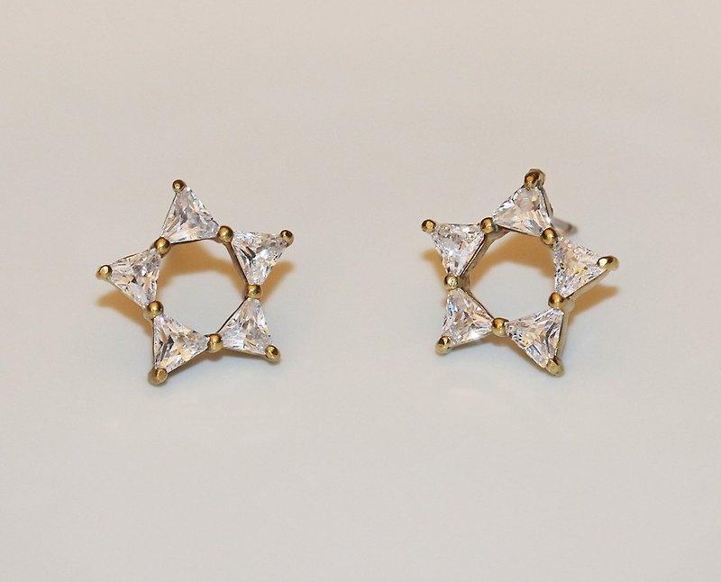 黄铜五角星篓空锆石耳环 - 耳环/耳夹 - 宝石 白色