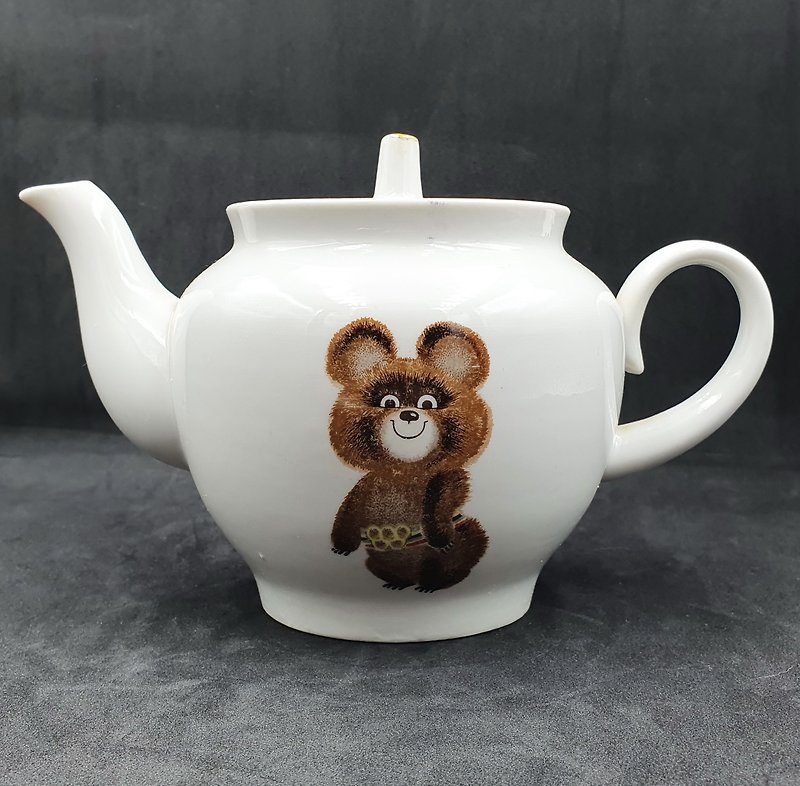 Porcelain Teapot BEAR MISHA Olympic Games in Moscow USSR 1980 Krasny farforist - 茶具/茶杯 - 瓷 白色