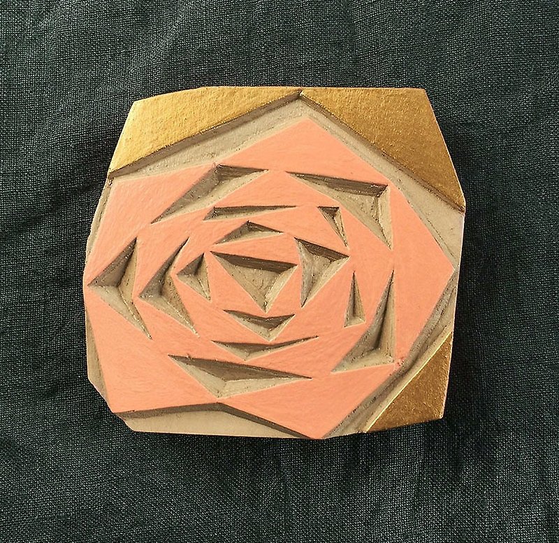 小さい木彫手鏡（rose） - 彩妆刷具/镜子/梳子 - 木头 粉红色