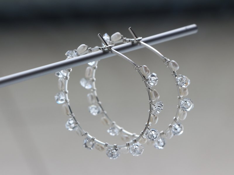 SV935(Argentium)-pure crystal pearl pierced earrings (medium size) 不能改耳夾 - 耳环/耳夹 - 宝石 银色