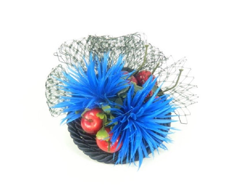SALE Fascinator Headpiece in Blues with Feathered Flowers, Cherries and Veil - 发饰 - 其他材质 蓝色