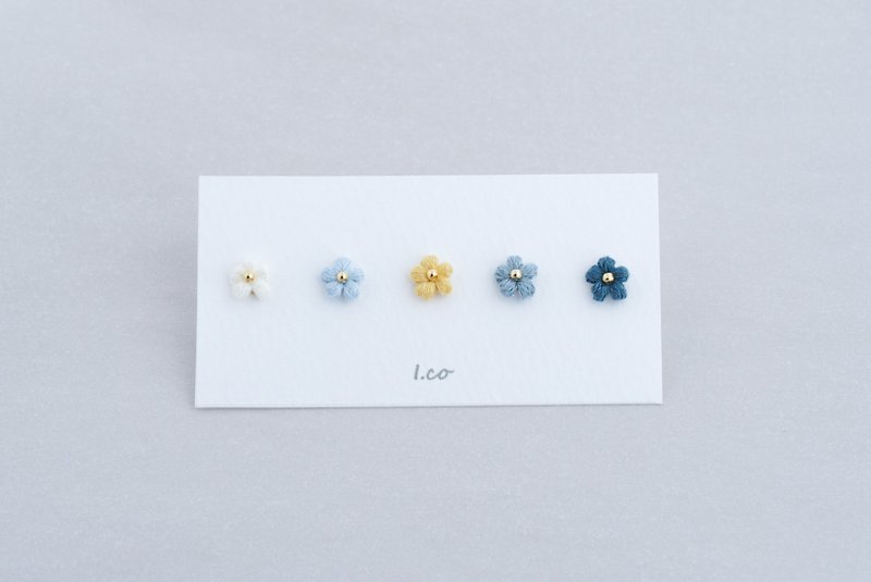 小花の一粒ピアス　5つセット - 耳环/耳夹 - 绣线 蓝色