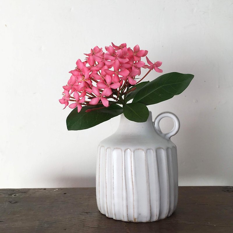 白白 朴洁 一轮插  直条纹 花器 - 花瓶/陶器 - 陶 白色