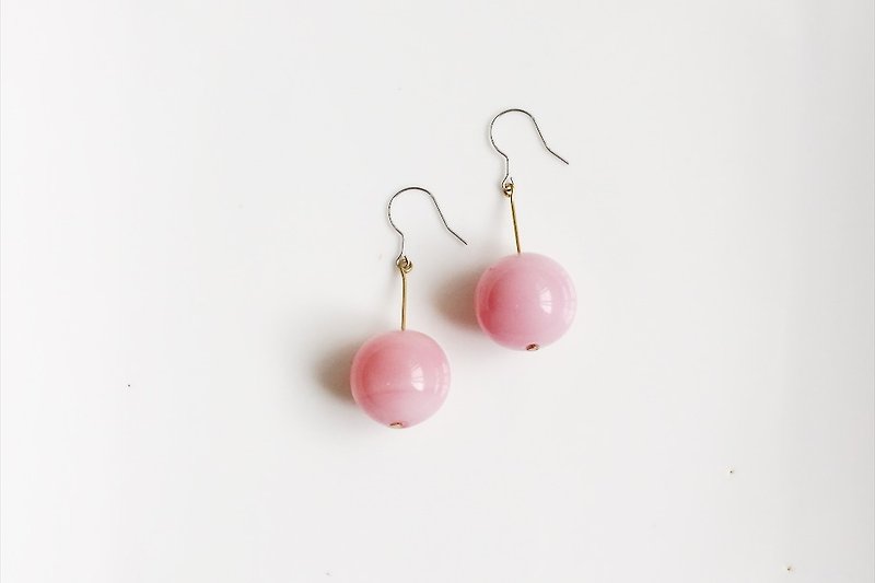 pink coral 珊瑚粉红色玻璃球造型耳环 - 耳环/耳夹 - 玻璃 粉红色