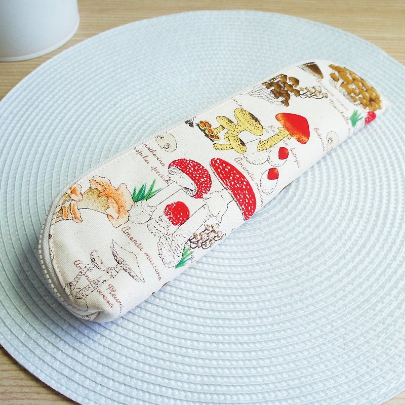 Lovely【香菇类餐具袋】笔袋、麻底、加大版23-24厘米筷子可用 - 筷子/筷架 - 棉．麻 白色