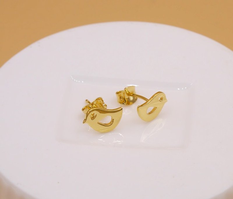 Handmade Little Bird Earring - 18K gold plated on brass Little Me by CASO - 耳环/耳夹 - 其他金属 金色