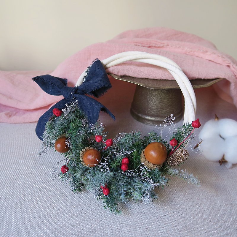 雪白圣诞圈 材料包 成品  /  圣诞节 圣诞礼盒 圣诞树 花圈 - 干燥花/捧花 - 植物．花 绿色
