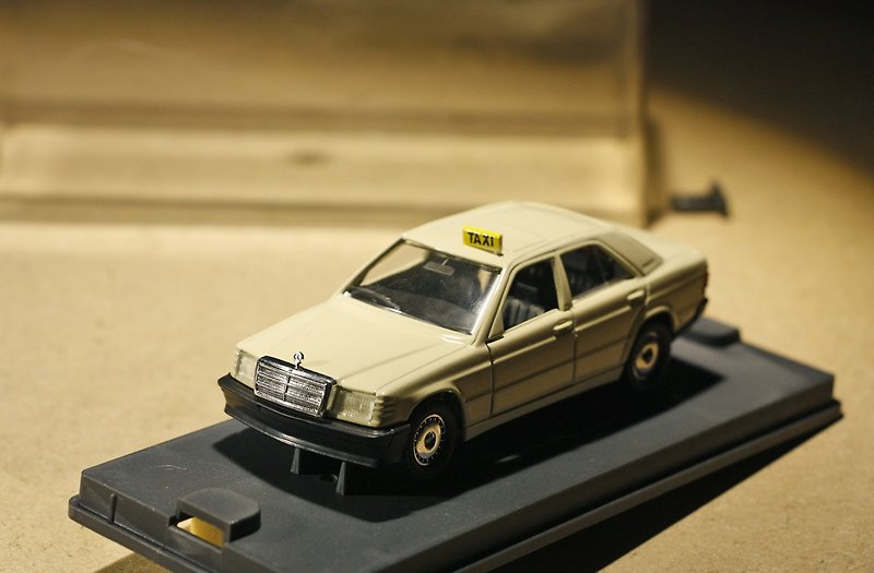 43分之1奔驰 MercedesBenz Taxi-A190 奶油色德国出租车模型 完售 - 玩偶/公仔 - 其他金属 黄色
