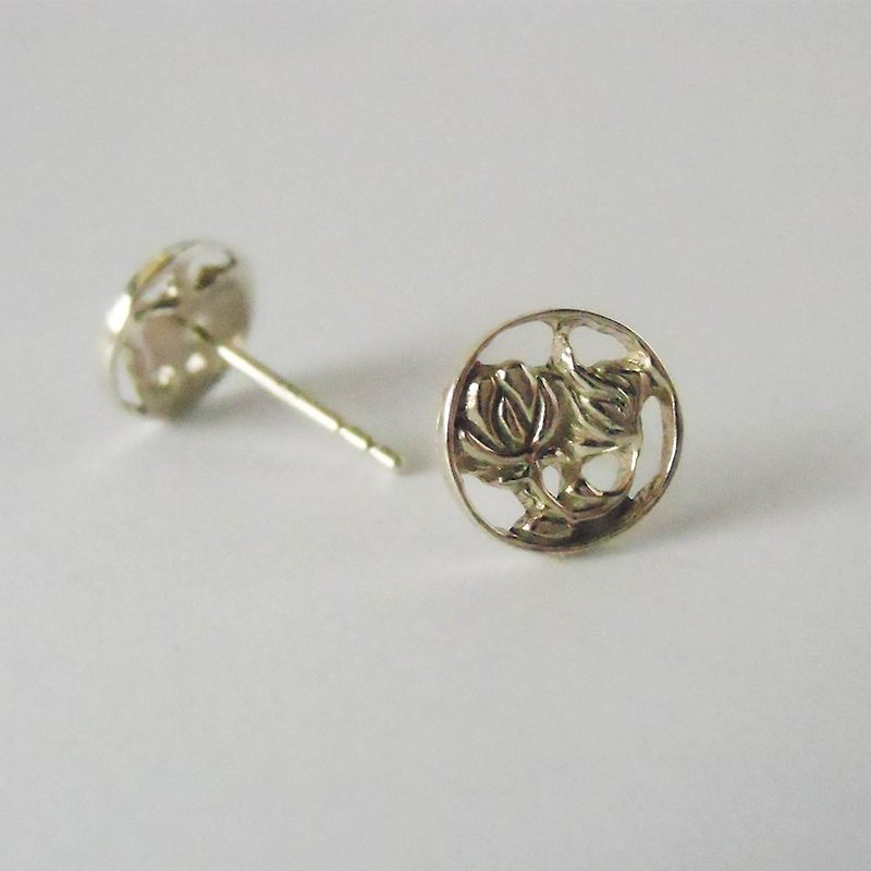 ハンガリーの刺繍丸ピアスシルバー925 - 耳环/耳夹 - 其他金属 银色