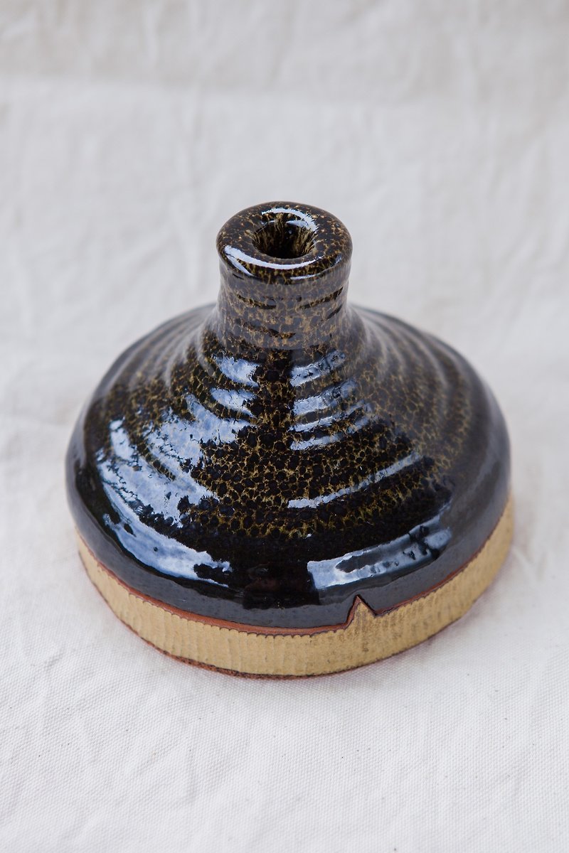 【细雨手作工坊】手捏陶-[火山烟囱] - 花瓶/陶器 - 陶 黑色