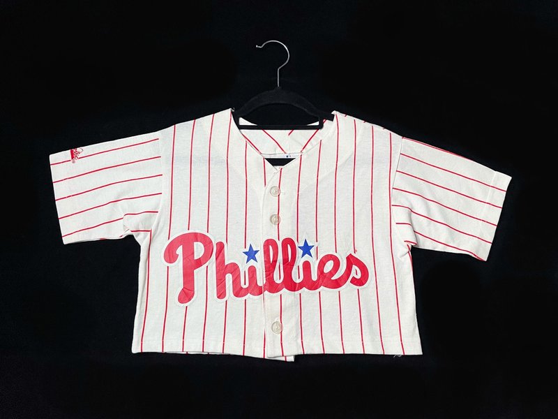 REGETHER 古着改制短版MLB棒球衣-合身款-Phillies-16 - 女装 T 恤 - 棉．麻 白色