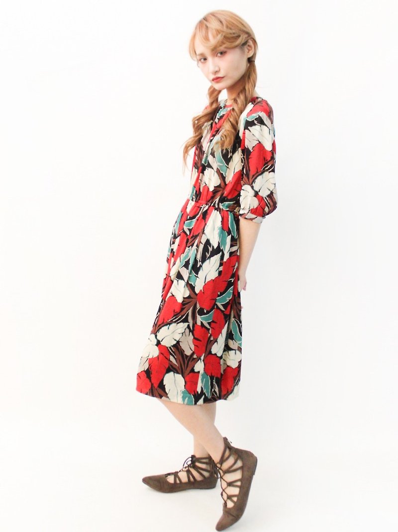 日本制复古大人感叶子印花五分袖黑红古着洋装 Vintage Dress - 洋装/连衣裙 - 聚酯纤维 红色
