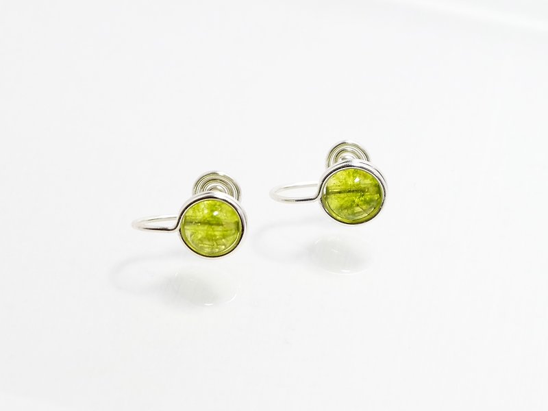 ．限量款 手作耳环．草木绿水晶 耳夹式/耳针式 绿色 - 耳环/耳夹 - 宝石 绿色