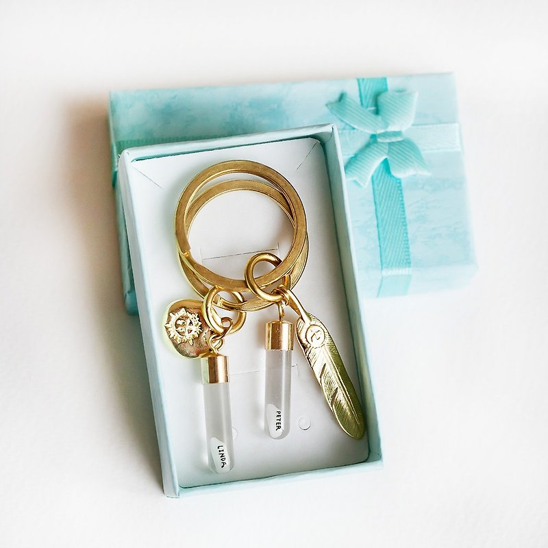 Goody bag - 定制化刻字黄铜1+1米雕钥匙圈 情人节 闺蜜 生日礼物 - 钥匙链/钥匙包 - 铜/黄铜 金色