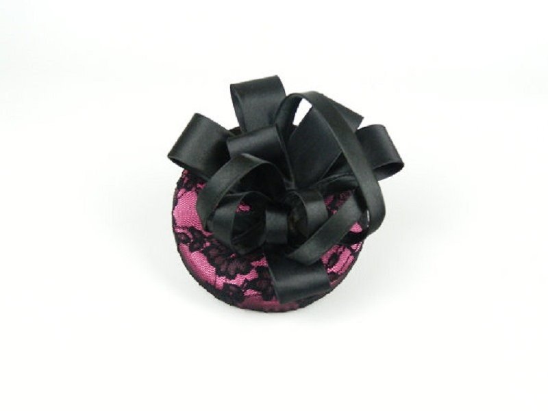 SALE Pillbox Hat Fascinator Headpiece in Pink Lace with Satin Black Flower Bow - 发饰 - 其他材质 黑色