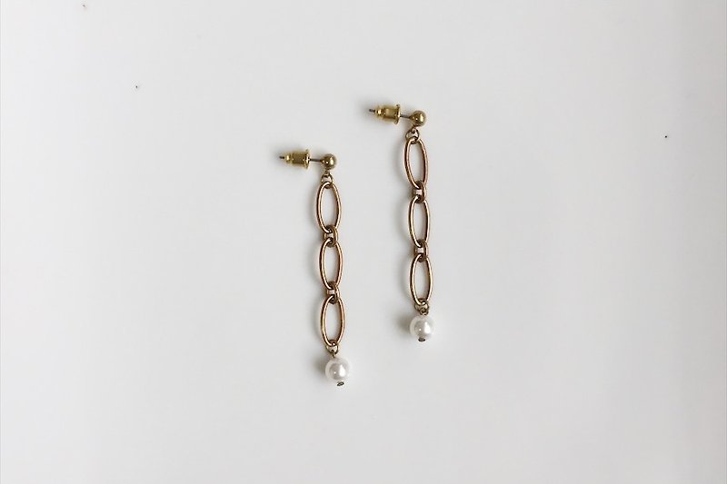 优雅摆荡 珍珠黄铜造型耳环 - 耳环/耳夹 - 其他金属 金色