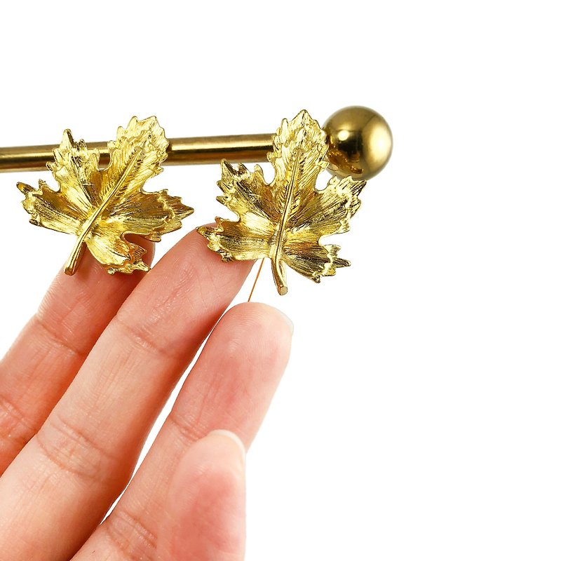 枫叶14kgf耳环 叶子 黄铜 日本风格耳环 迎新年耳环 夹式耳环 - 耳环/耳夹 - 铜/黄铜 金色