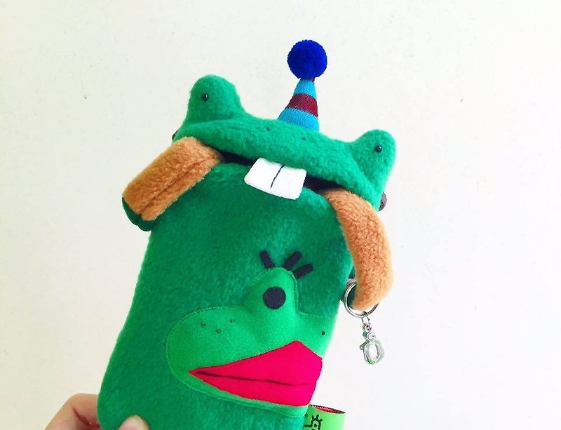 E*grouo 10周年庆 阿蛙门牙包纪念款 iphone 6+ 7+ 手机袋 送礼 礼物 - 侧背包/斜挎包 - 棉．麻 绿色