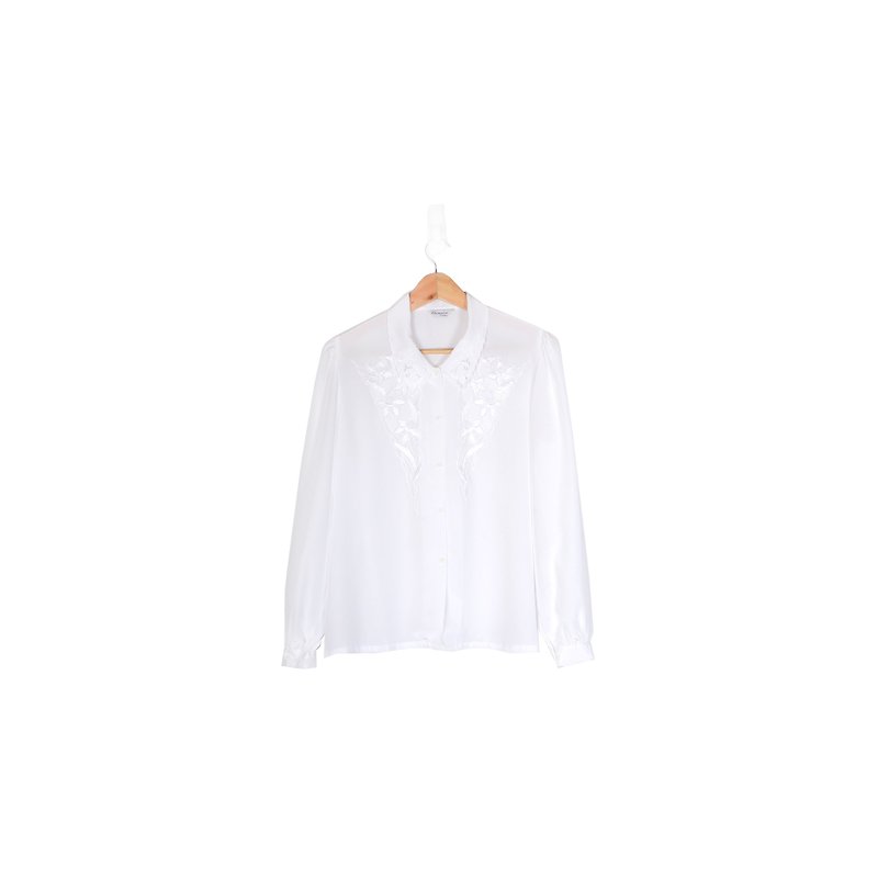 【蛋植物古着】雪树银花刺绣纯白古着衬衫 - 女装衬衫 - 聚酯纤维 白色