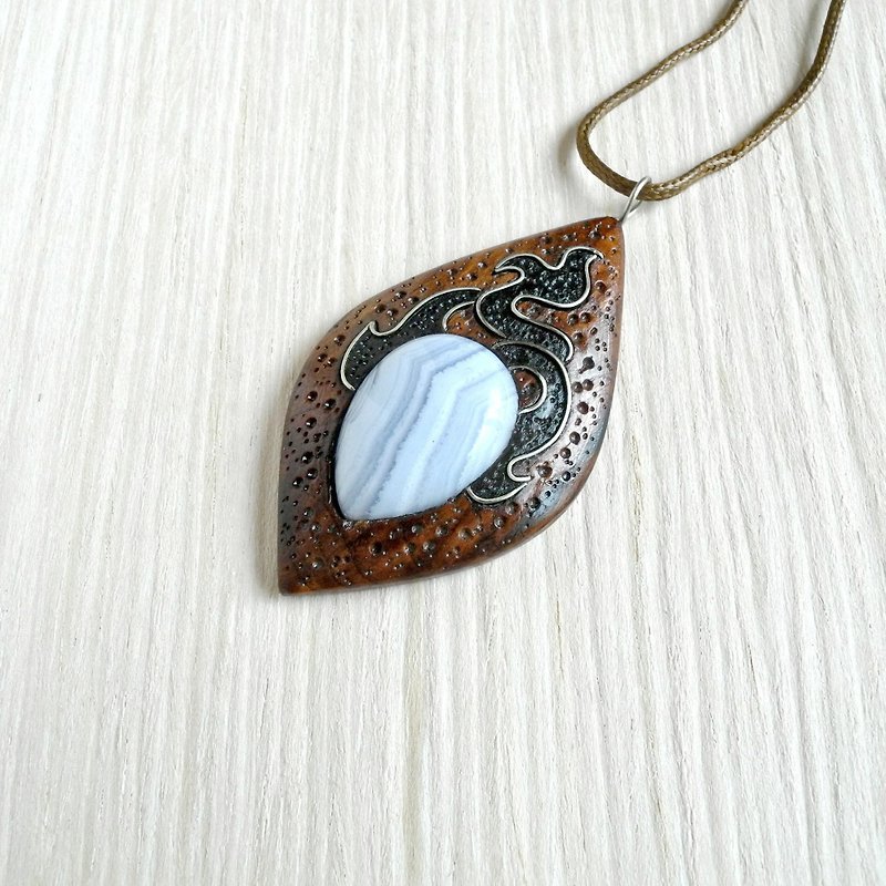 Wooden necklace with blue agate - 项链 - 木头 咖啡色