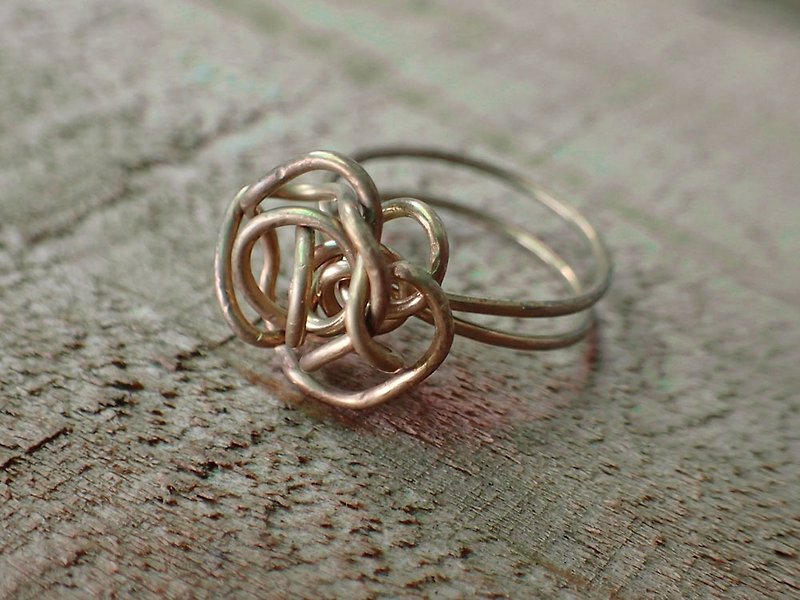 黄铜线玫瑰戒指 - 戒指 - 其他金属 金色
