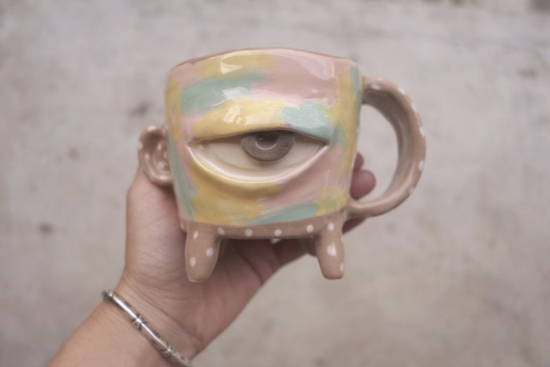 Big Handmade ceramic mug cup with bigeye in watercolour : ) - 花瓶/陶器 - 陶 咖啡色