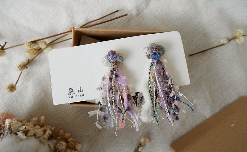 【多一点】手工羊毛毡纱线耳环 | 雪青 - 耳环/耳夹 - 聚酯纤维 紫色