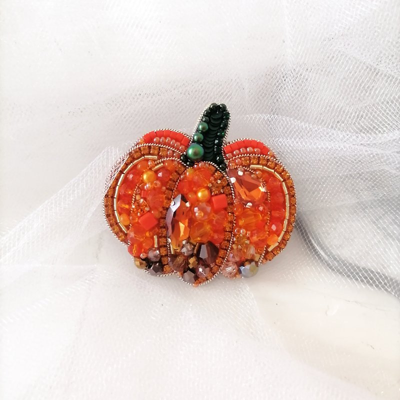 Pumpkin brooch, pumpkin pin, vegetable brooch, halloween gift, halloween gift - 胸针 - 其他材质 橘色