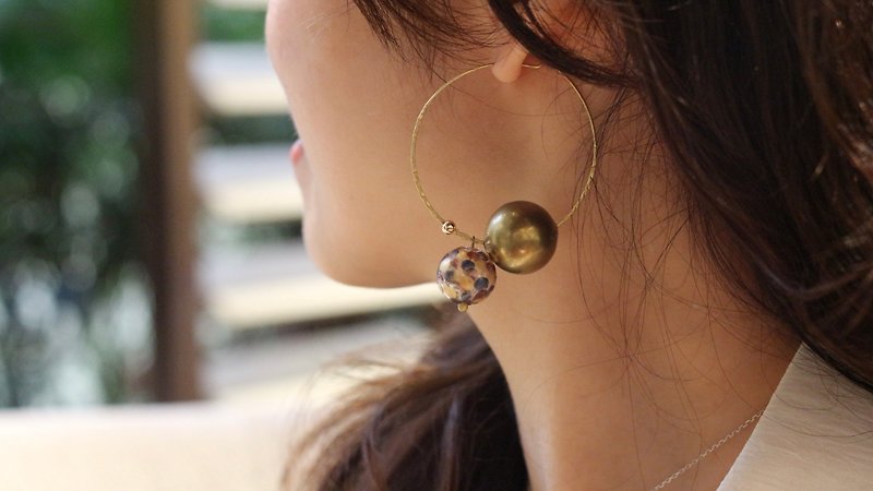 彩绘玻璃 波波派对 金属啡 黄铜球 大耳圈 - 耳环/耳夹 - 玻璃 金色
