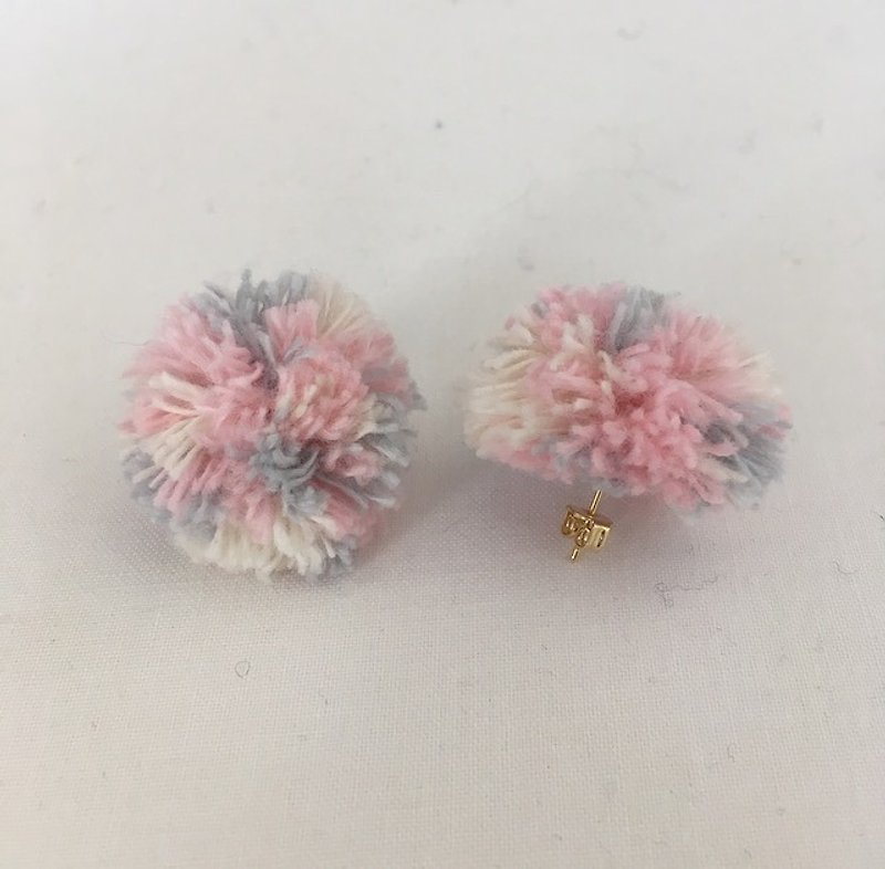 ふわふわスタッド丸ピアス - 耳环/耳夹 - 棉．麻 粉红色