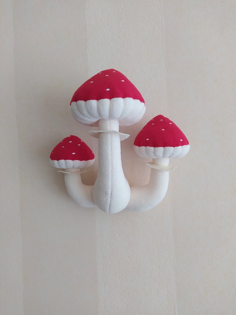 Mushrooms wall hanging, amanita, forest wall decor, fly agaric, nature - 墙贴/壁贴 - 其他材质 红色