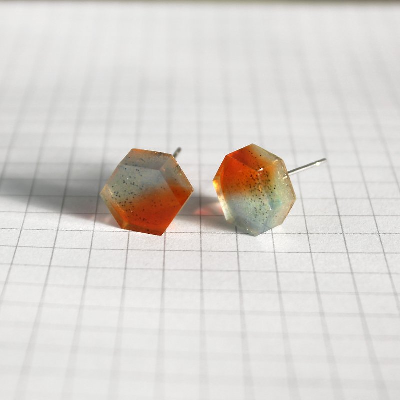 垂直风暴 / 树脂耳环 - 单只 / 六角形 橘色 - 耳环/耳夹 - 树脂 橘色