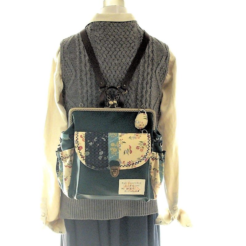 Back pocket & right zipper with Cross embroider  3 WAY backpack Japanese pattern - 后背包/双肩包 - 真皮 绿色
