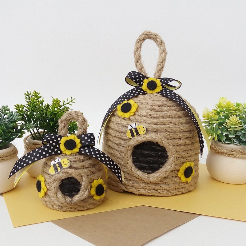 Bee Hive, Bee Skep, Bee Decorations, Bee House with Sunflower, Bee Tiered Tray - 玩偶/公仔 - 其他材质 