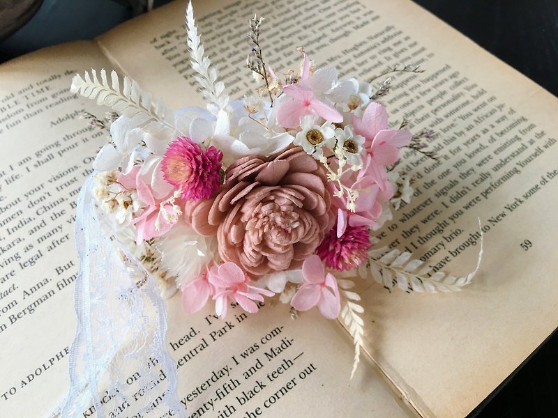 【好花】干燥粉色玫瑰手挽花 婚礼小物 伴娘手花 婚礼饰品 - 手链/手环 - 植物．花 粉红色