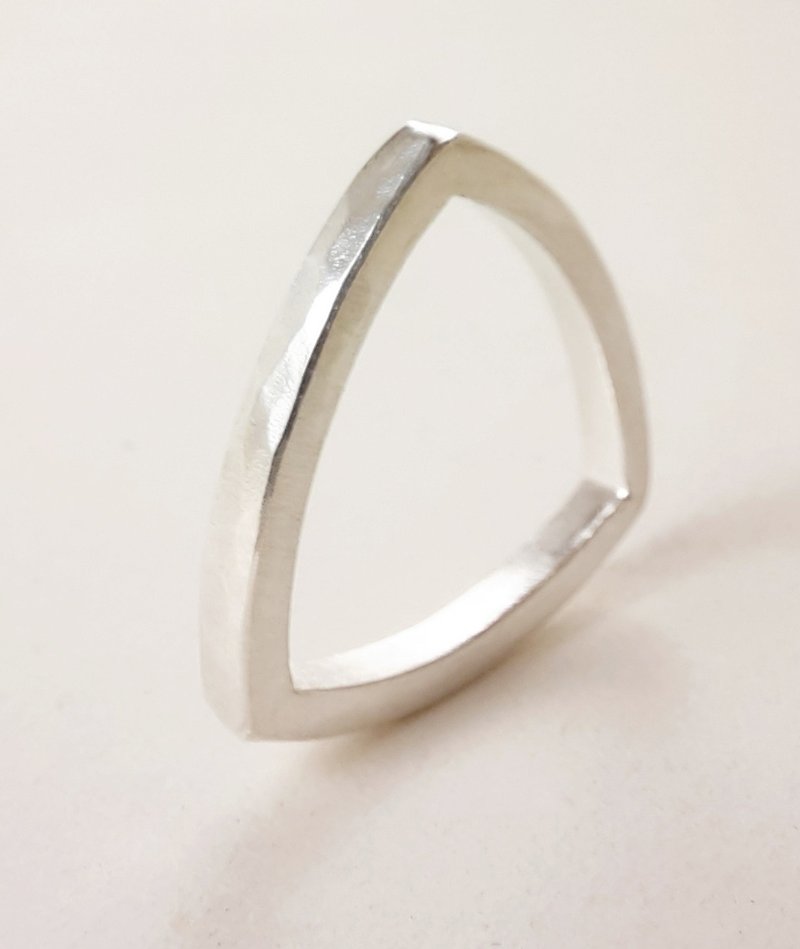 纯银戒, Silver, 中性锤纹, 御三角戒, 设计师手工款 - 戒指 - 纯银 银色