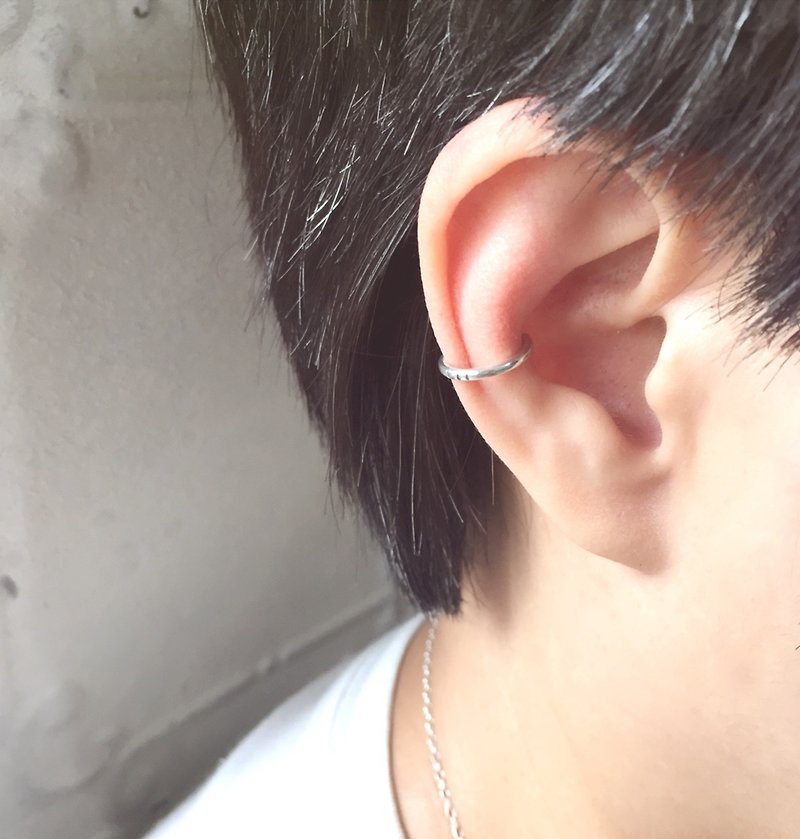 MIH 金工首饰 | 简约单环 纯银耳骨夹 sterling silver ear cuff - 耳环/耳夹 - 纯银 银色
