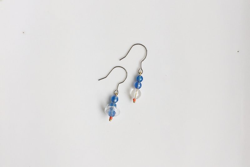 夏末游泳圈  蓝玛瑙水晶耳环 - 耳环/耳夹 - 玻璃 蓝色